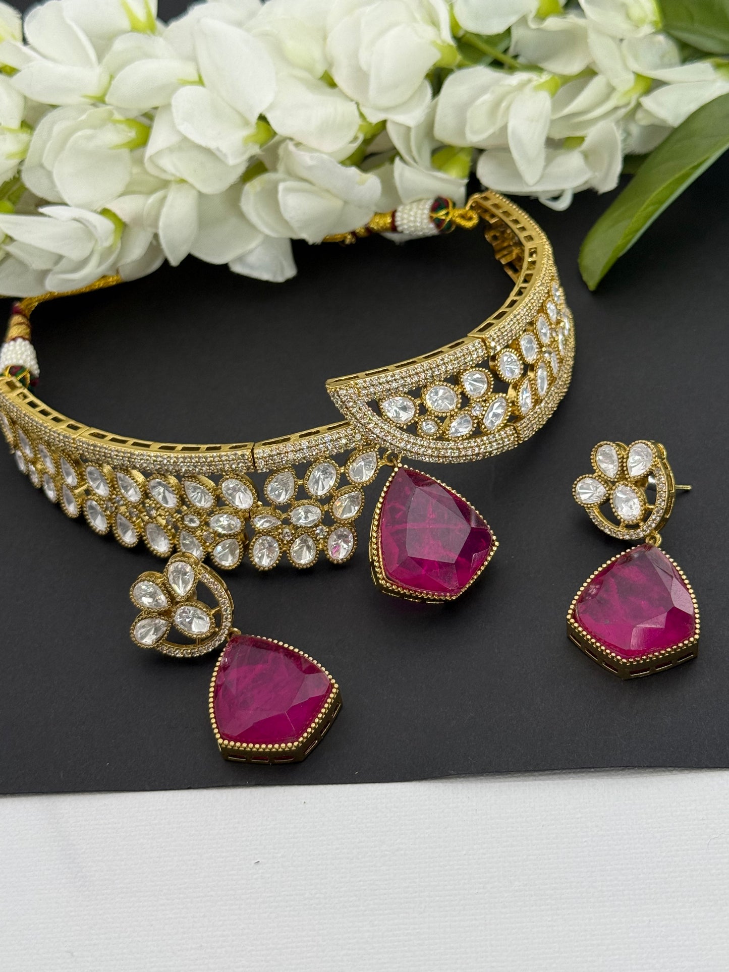 Premium choker set
