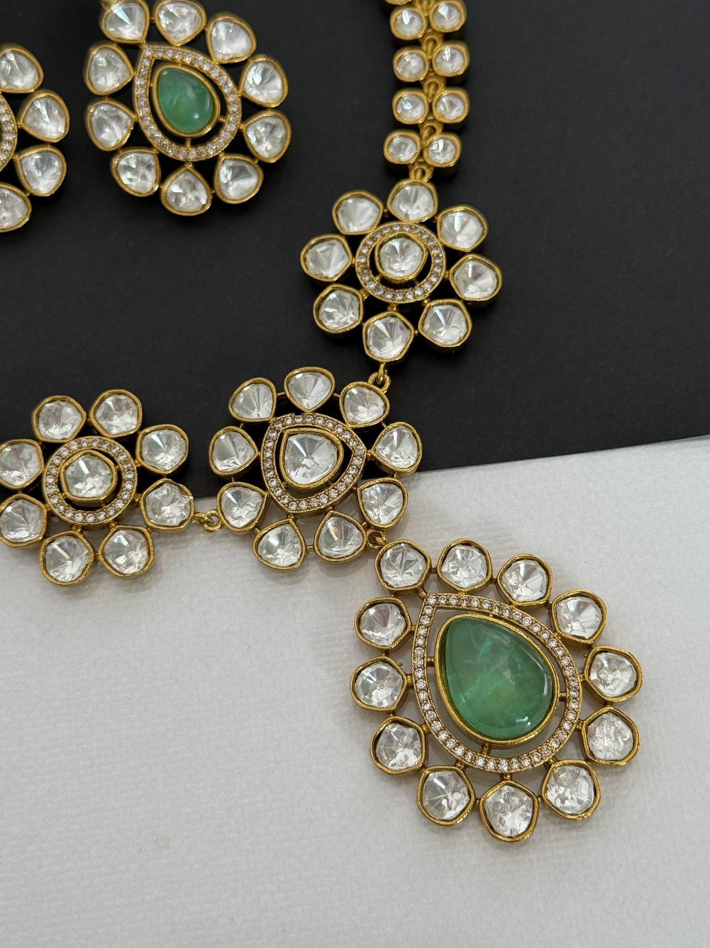 Premium necklace set