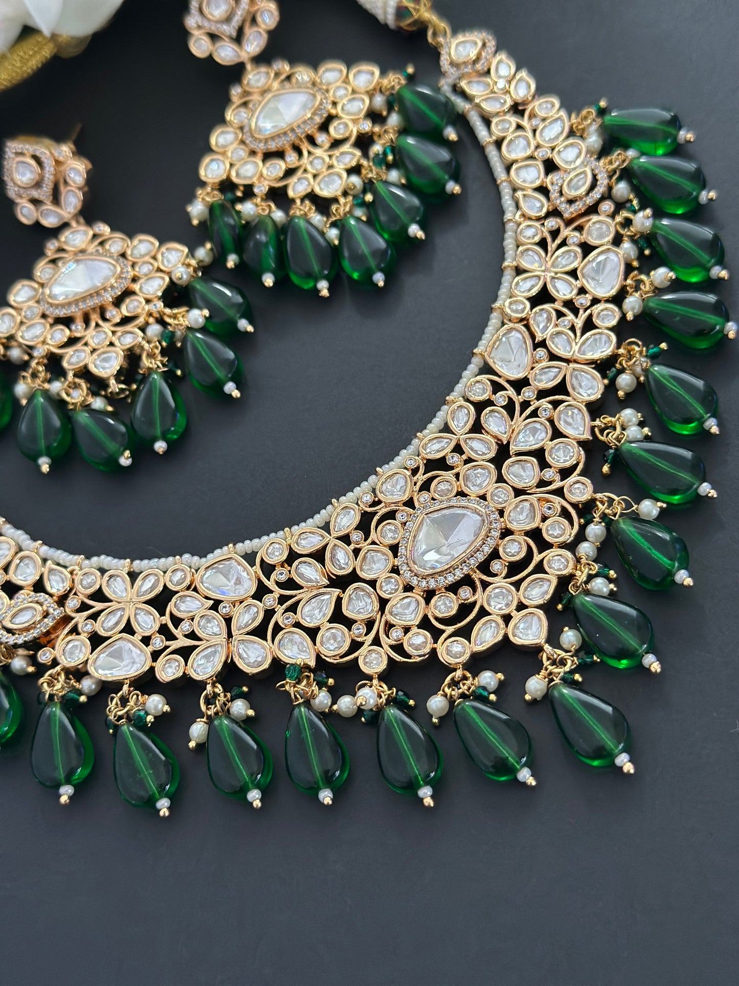 Premium necklace set