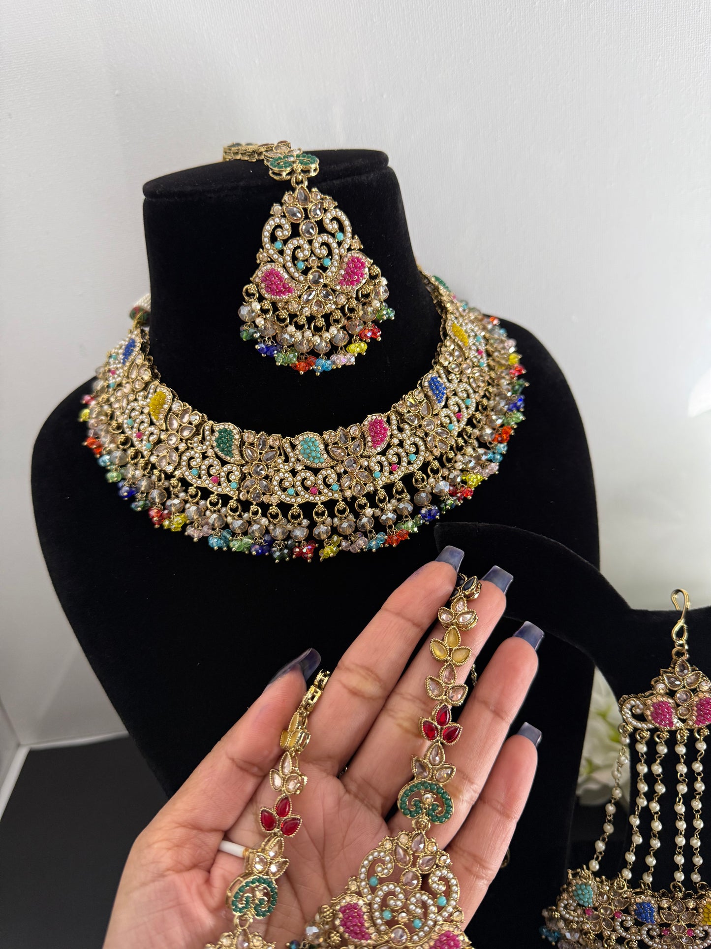 Saanvi necklace set
