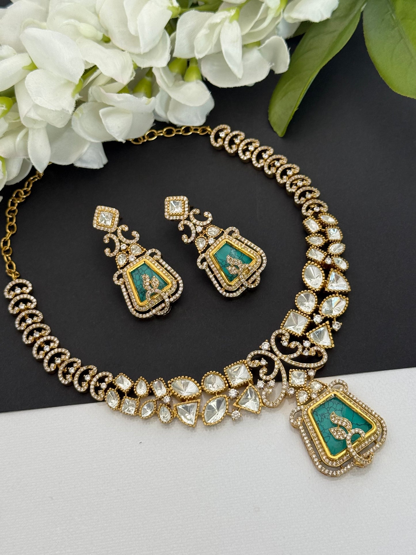 Premium necklace set