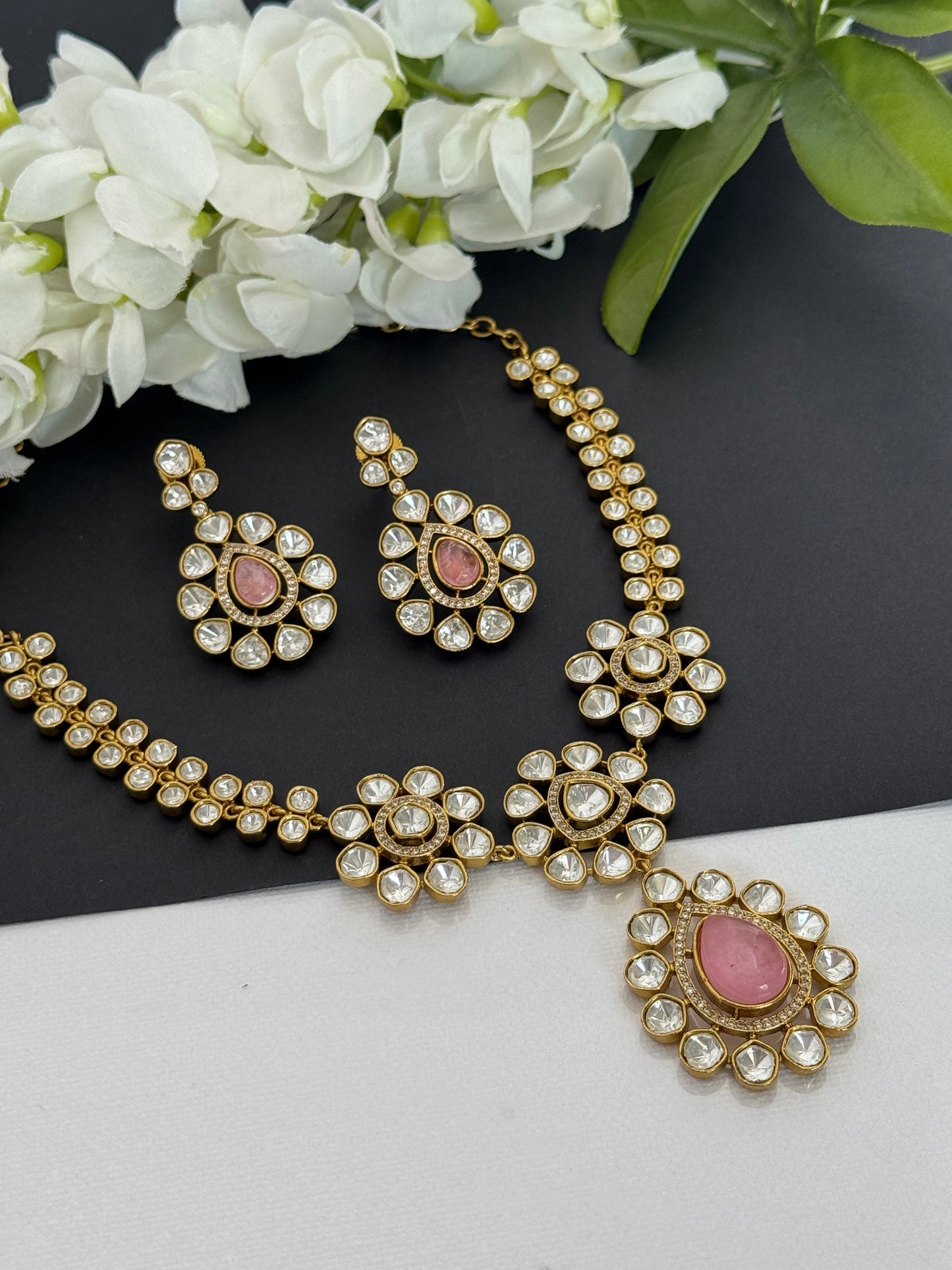 Premium necklace set
