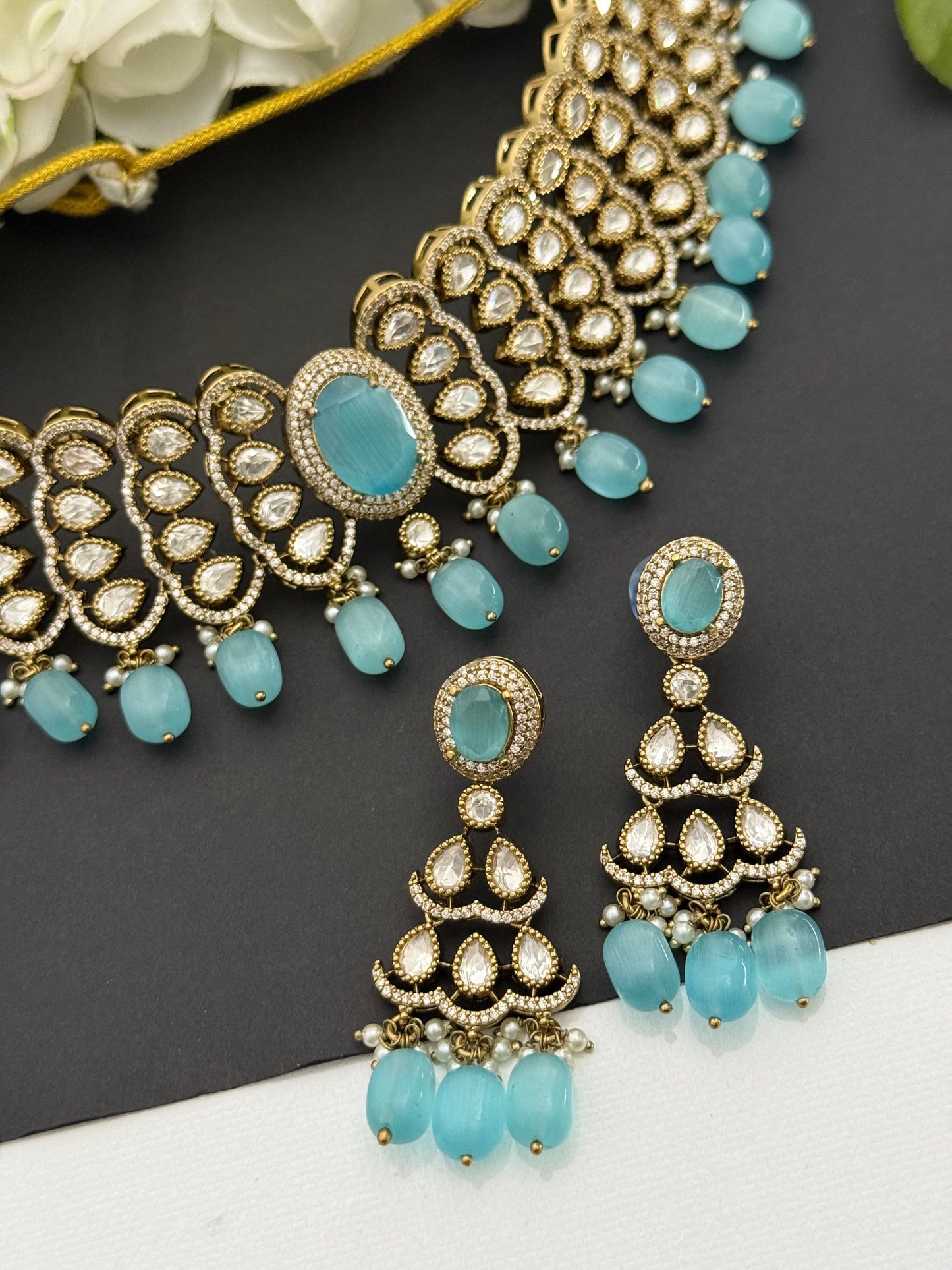 Premium choker set