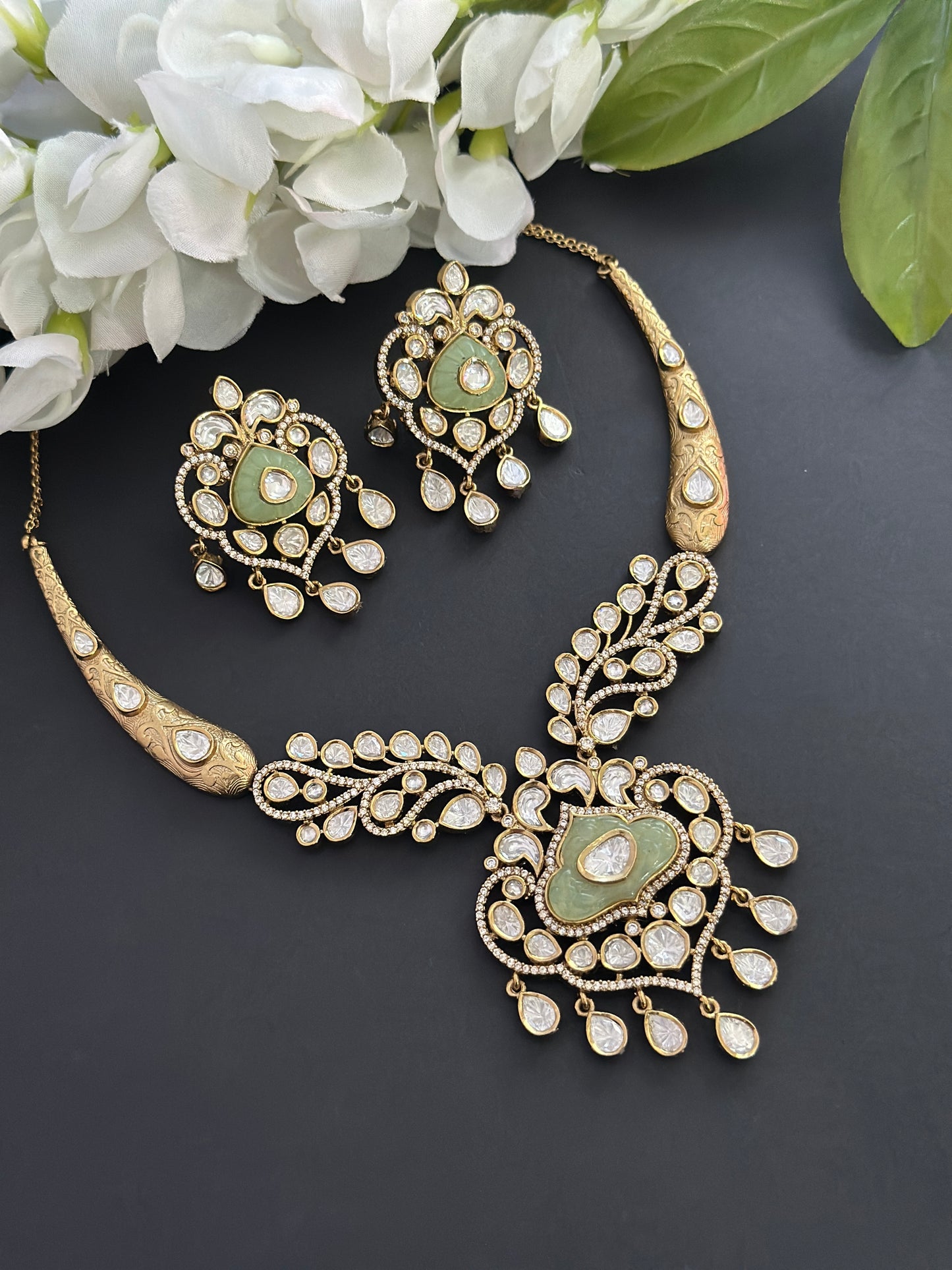 Premium necklace set