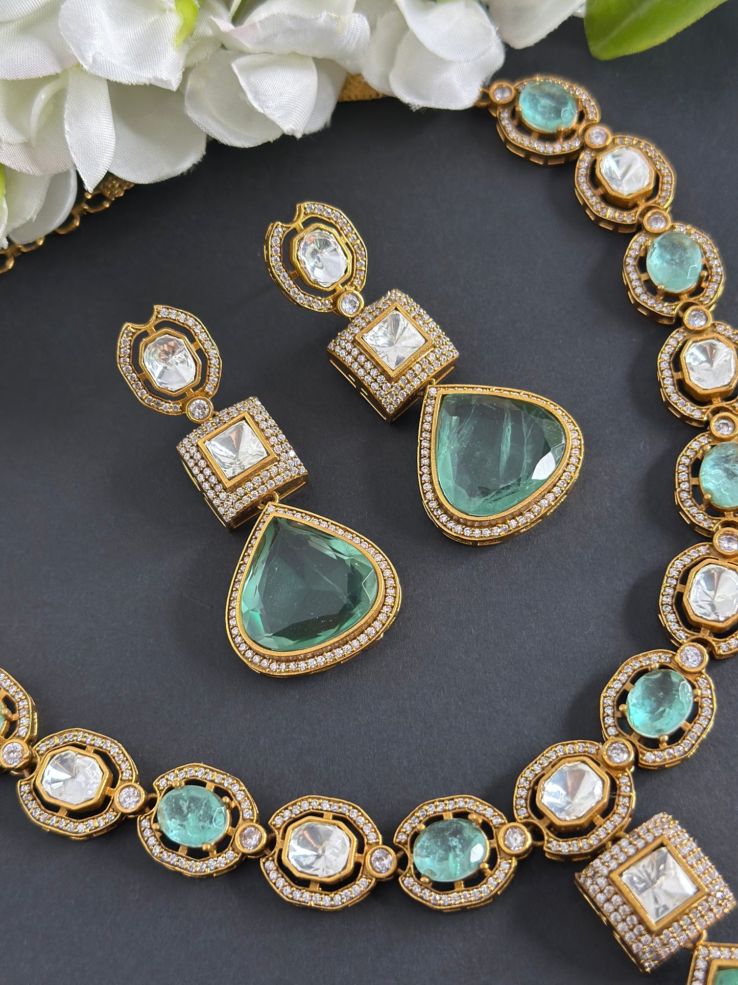 Premium necklace set