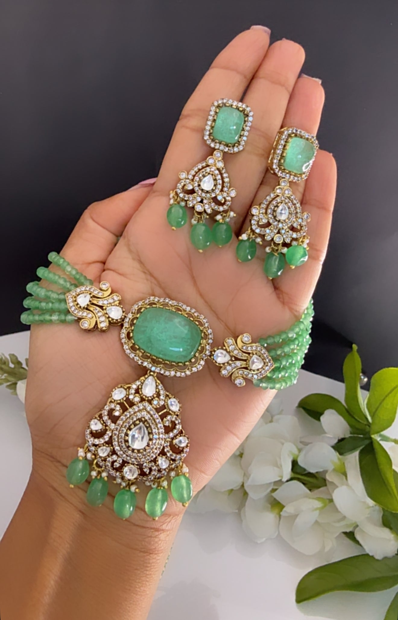 Premium choker set