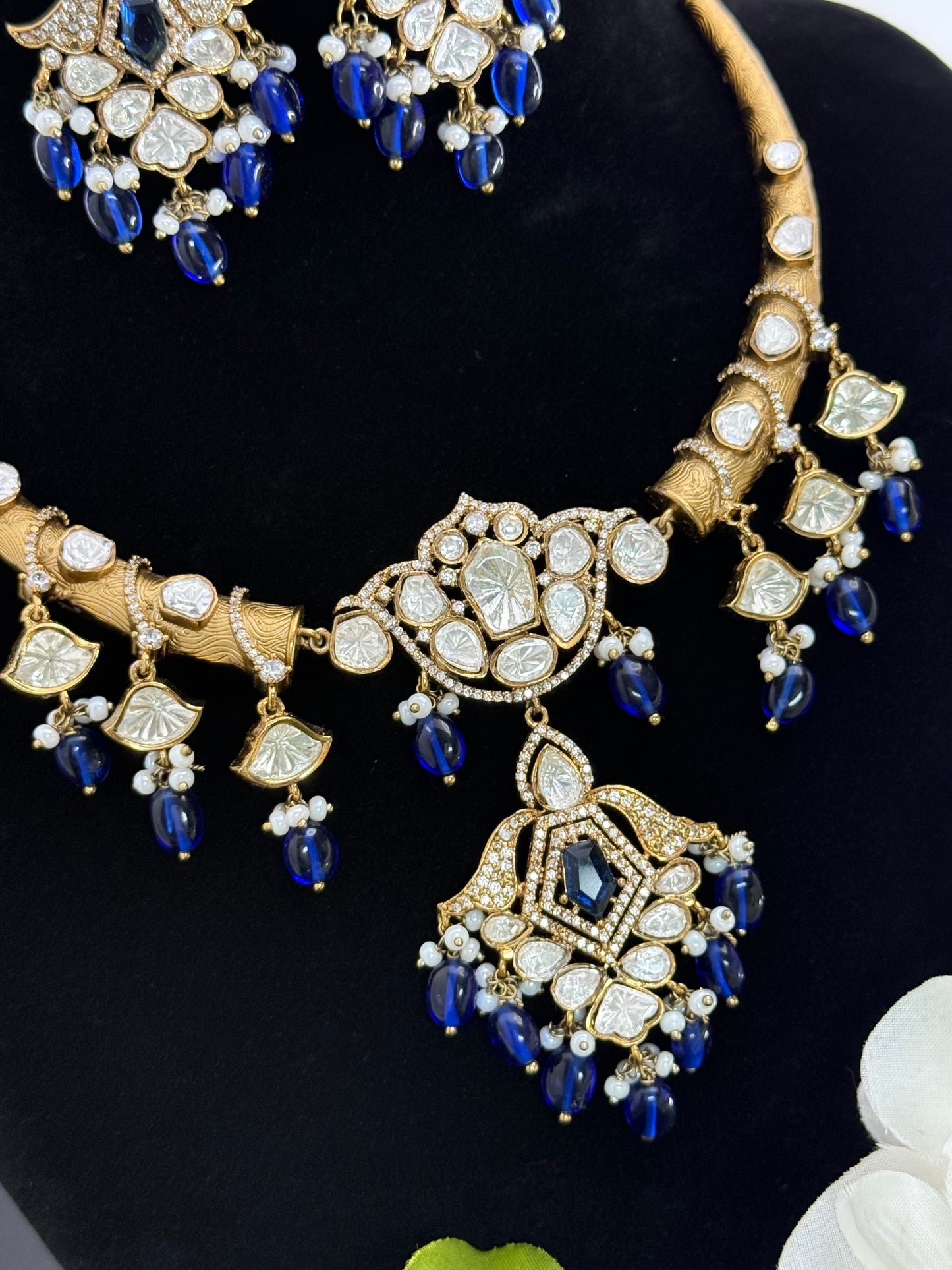 Premium necklace set