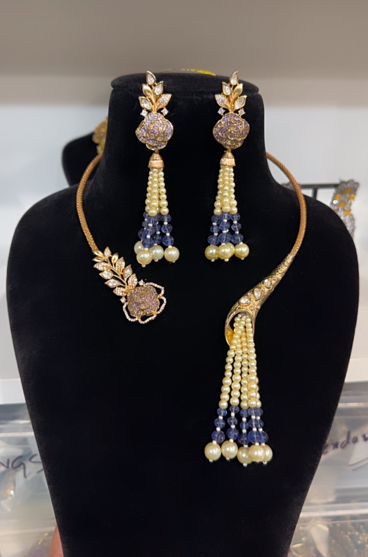Hasli necklace set in premium range