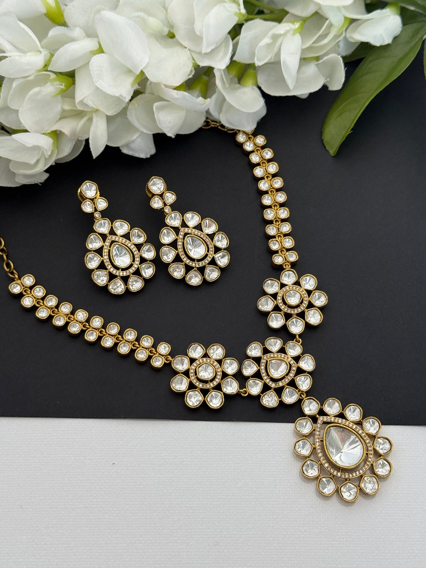 Premium necklace set