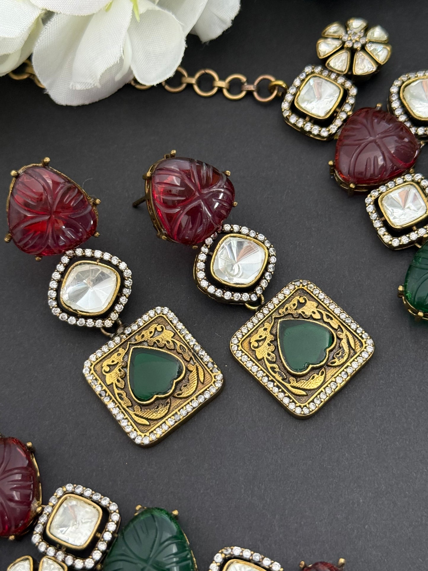 Premium necklace set