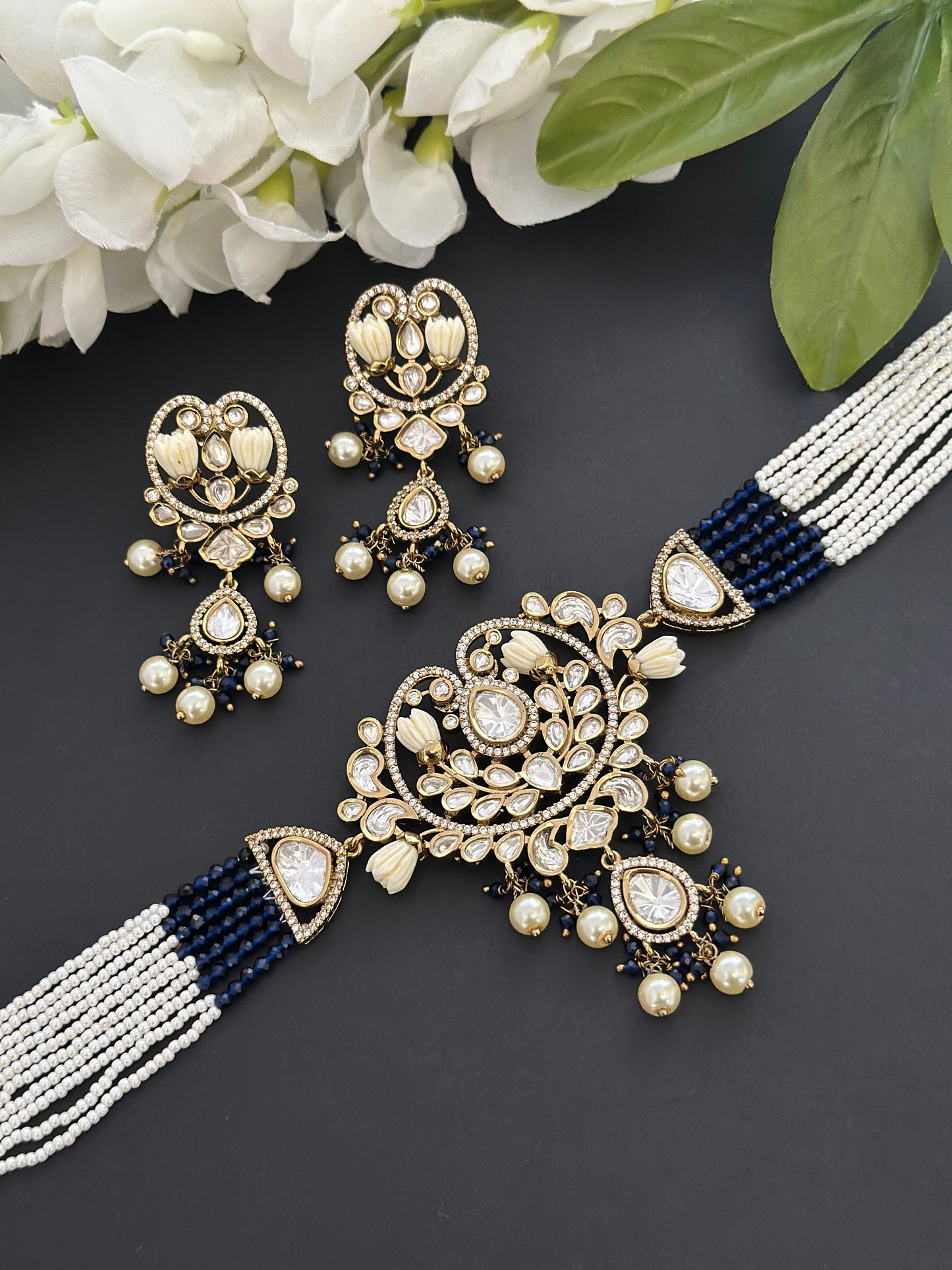 Premium choker set