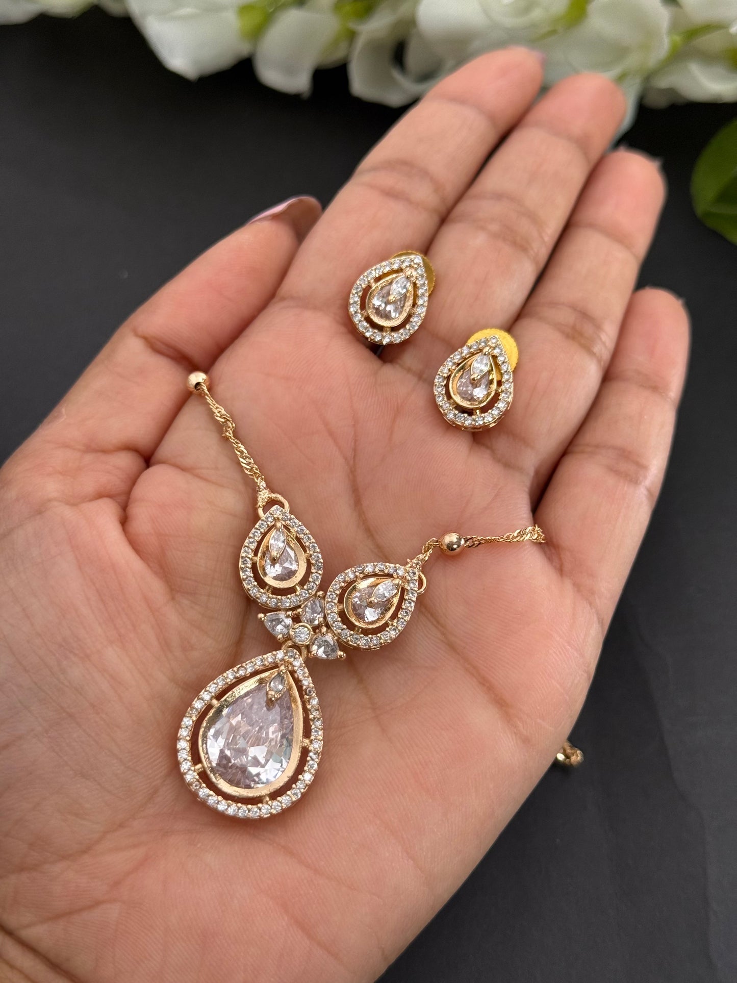 Pendant set