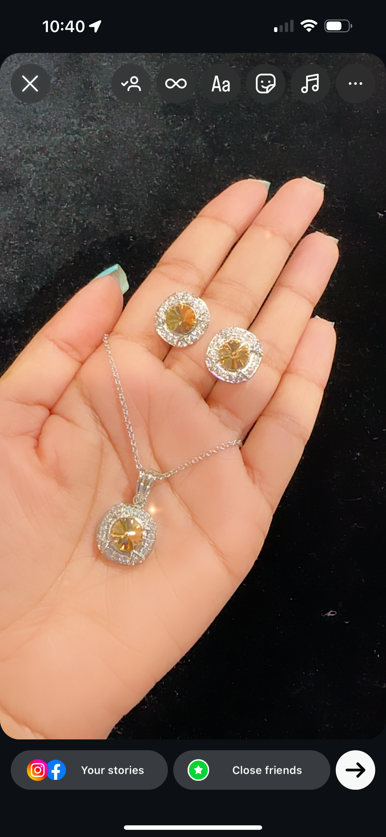 Pendant set