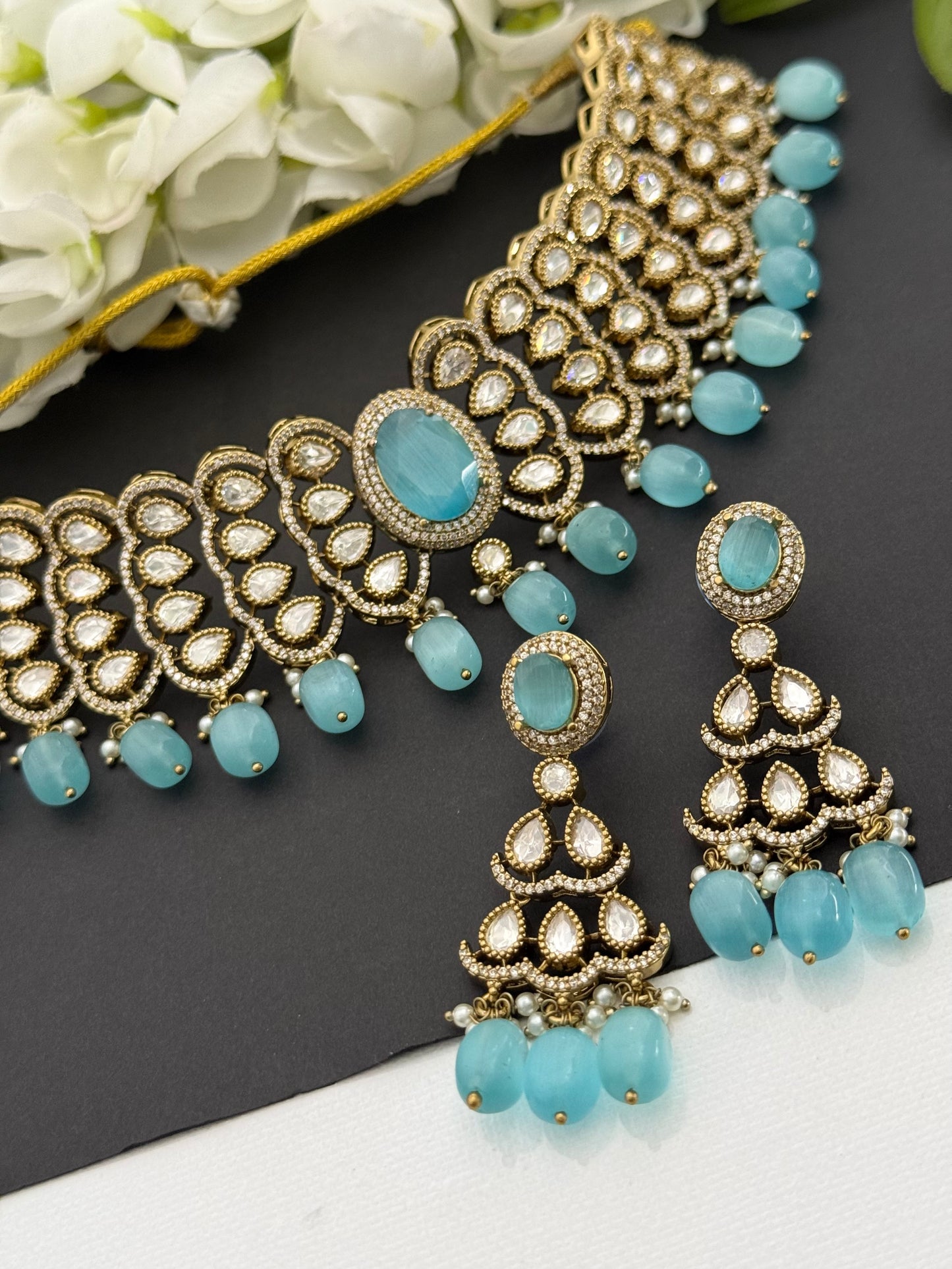 Premium choker set