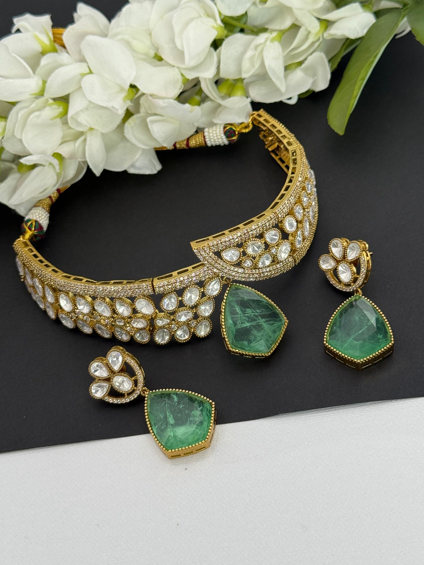 Premium choker set