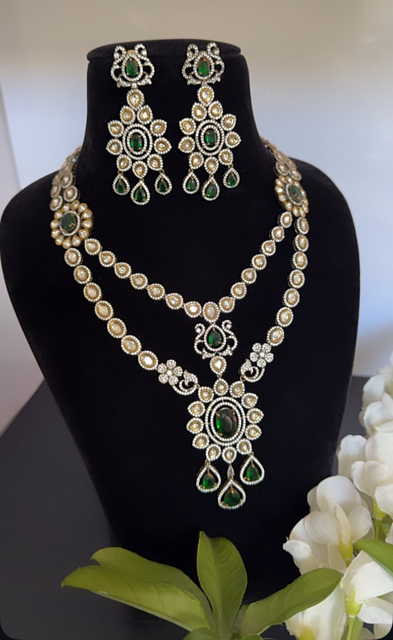Premium necklace set