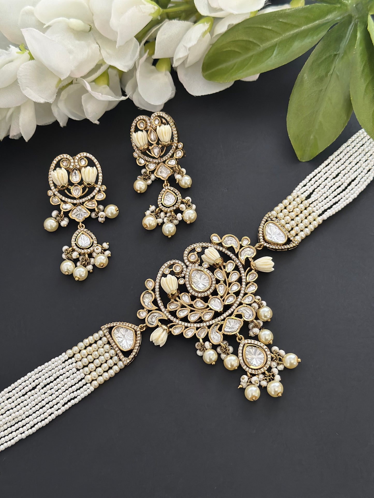 Premium choker set