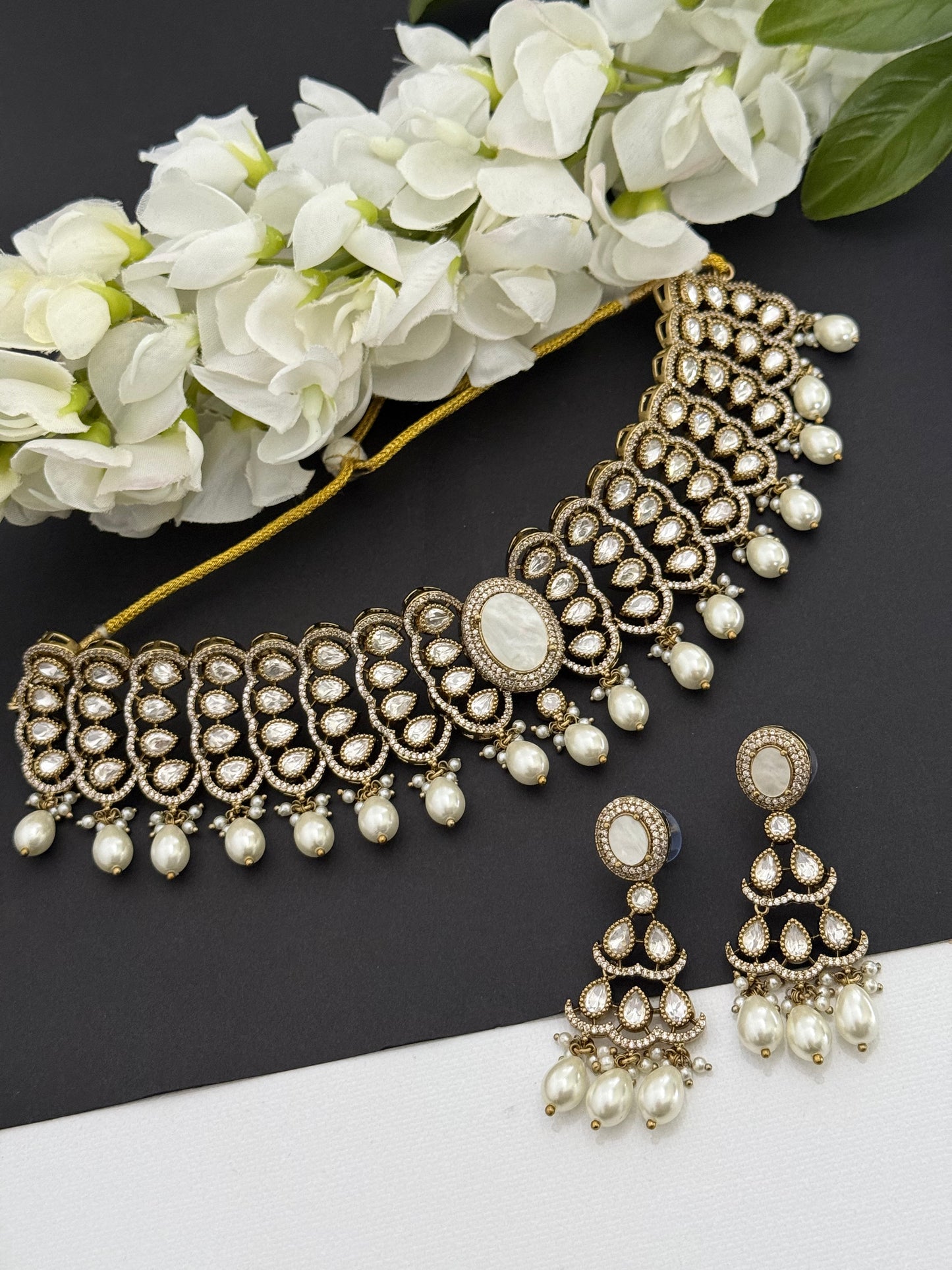 Premium choker set