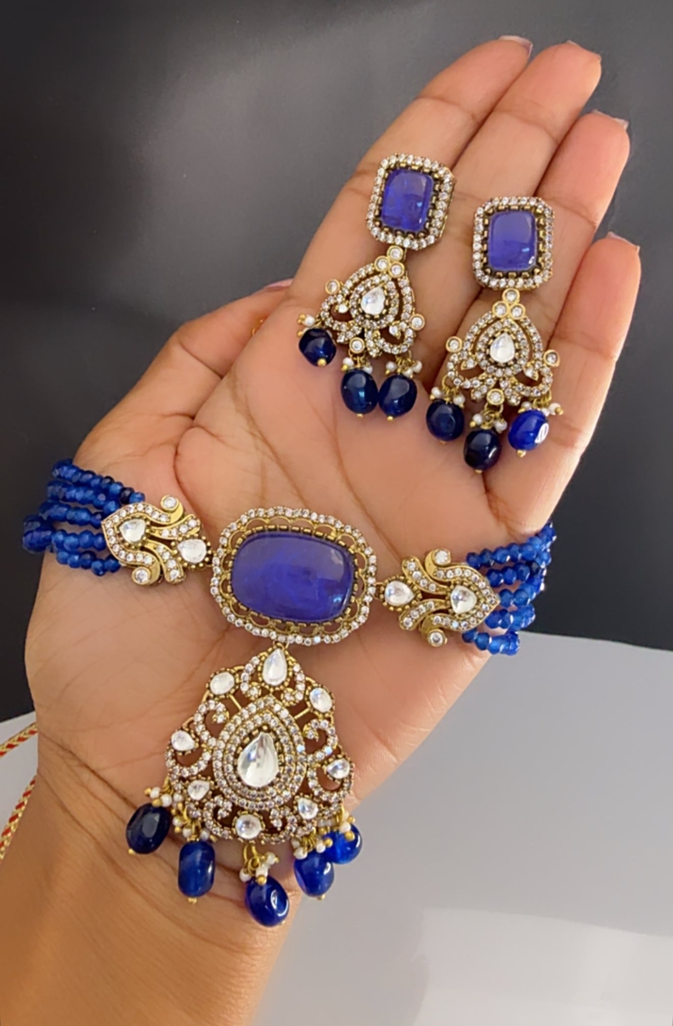 Premium choker set
