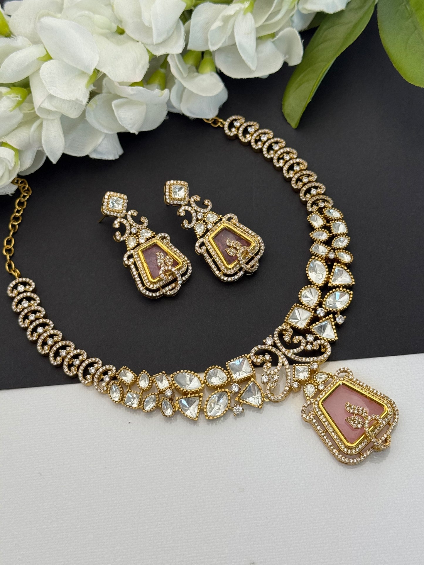 Premium necklace set