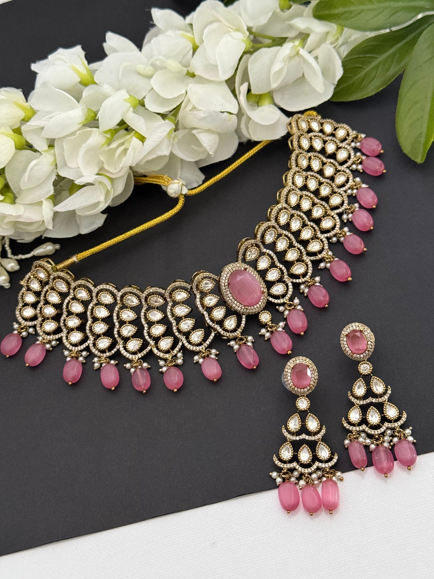 Premium choker set