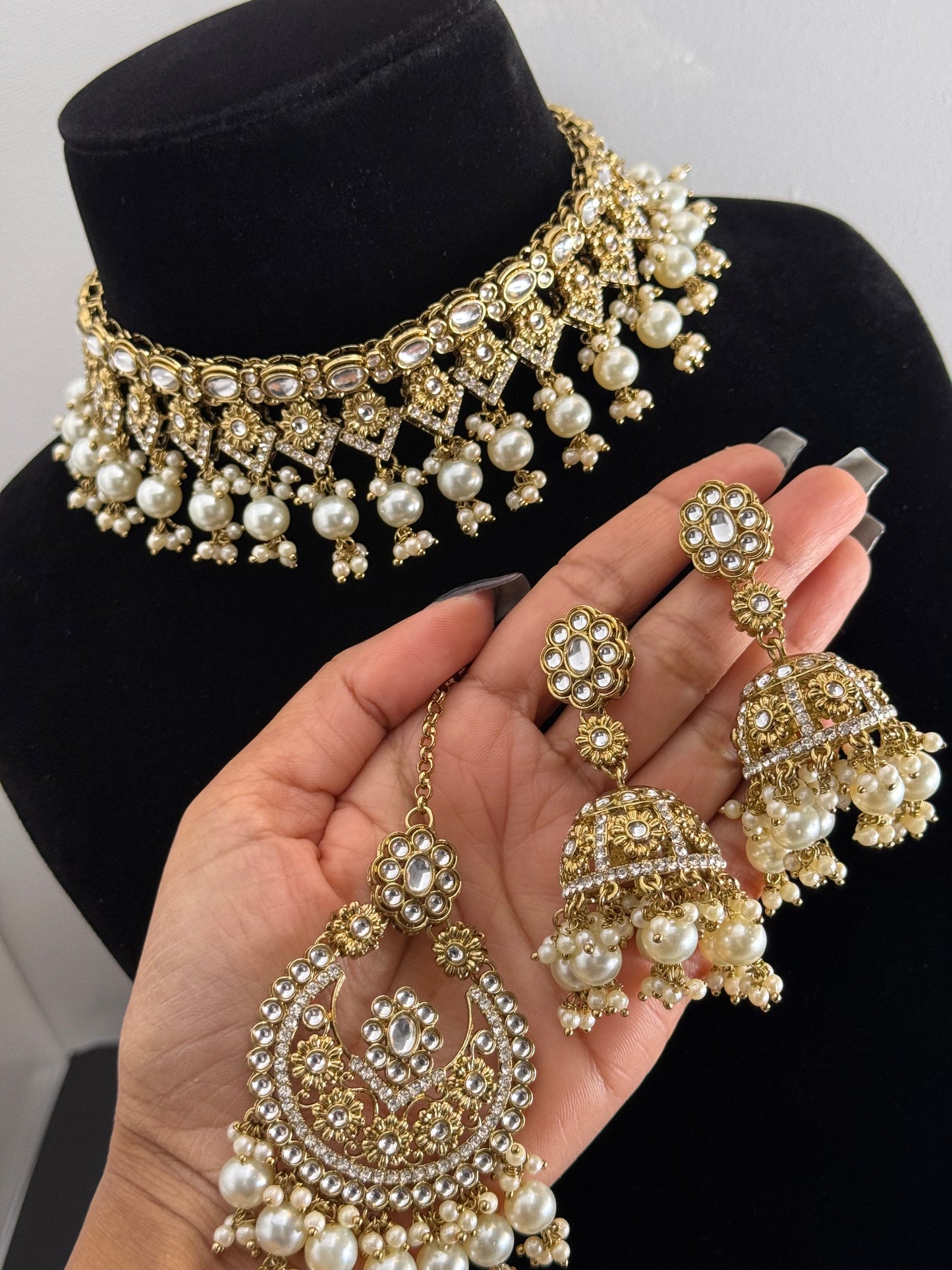 Choker set