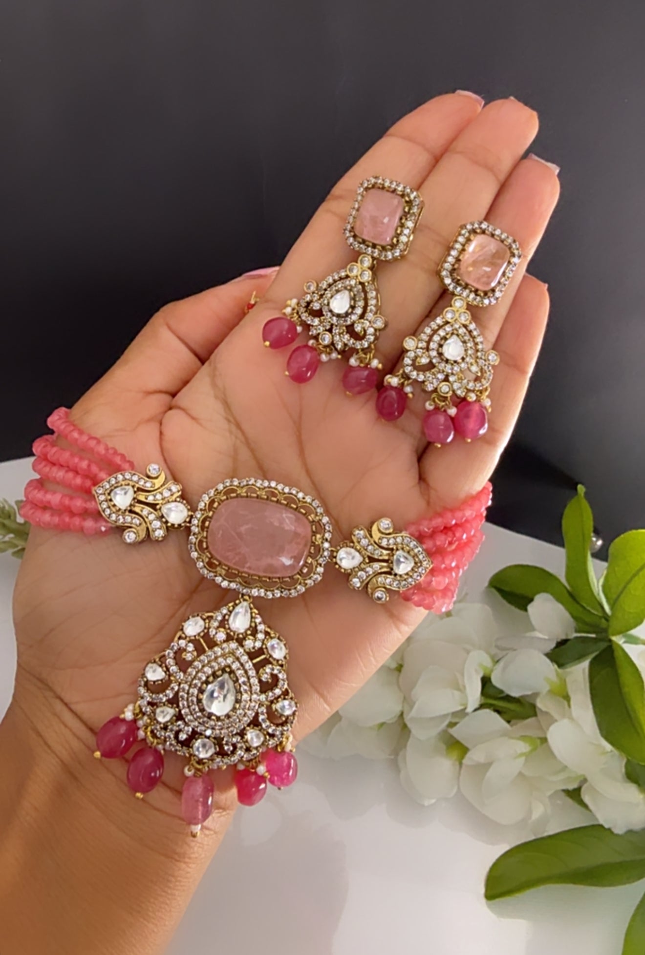 Premium choker set
