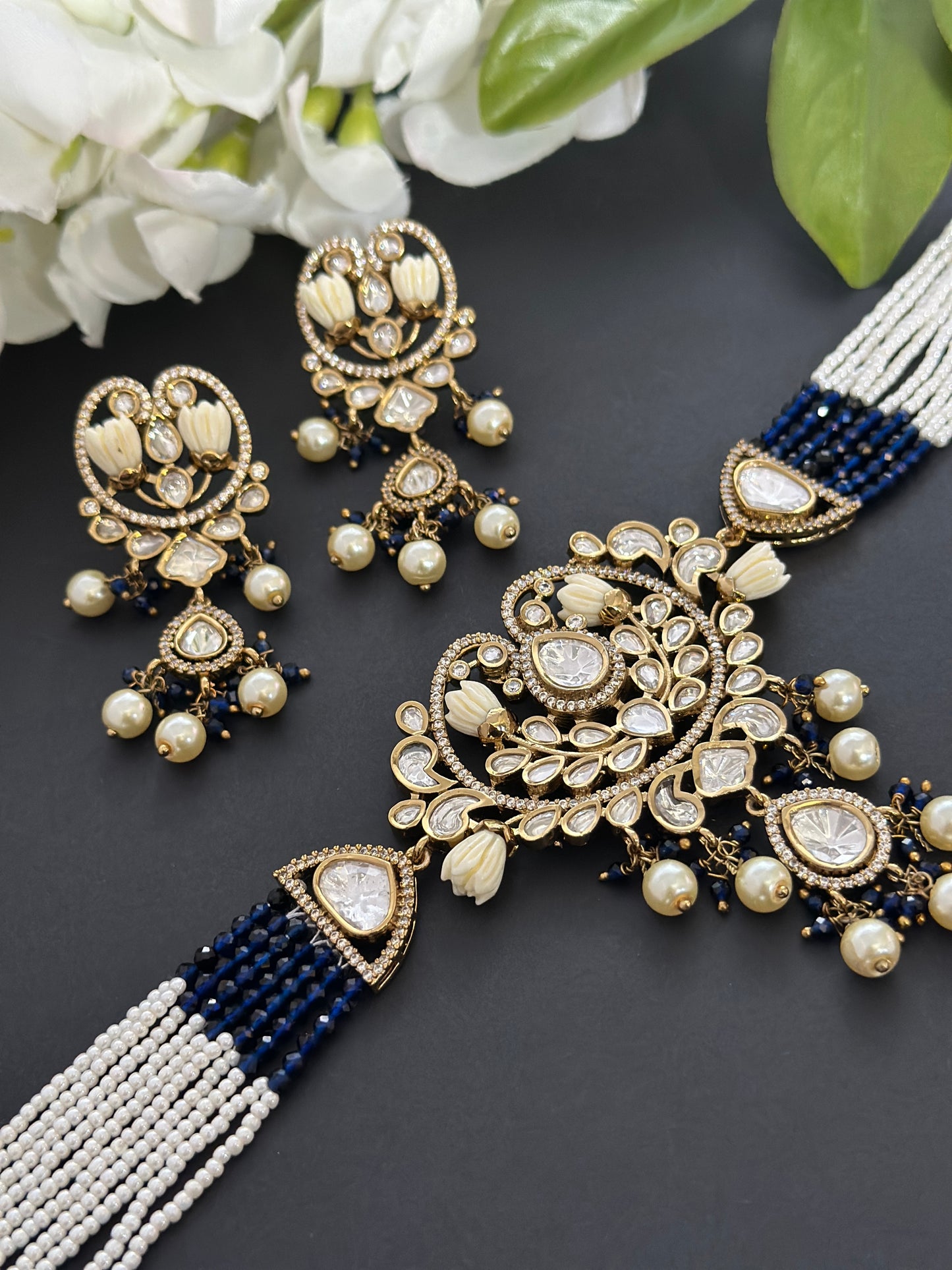 Premium choker set