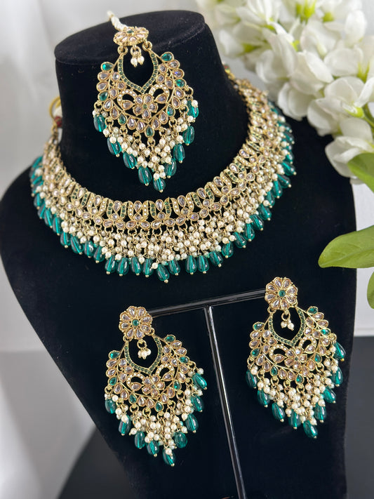 Saanvi necklace set