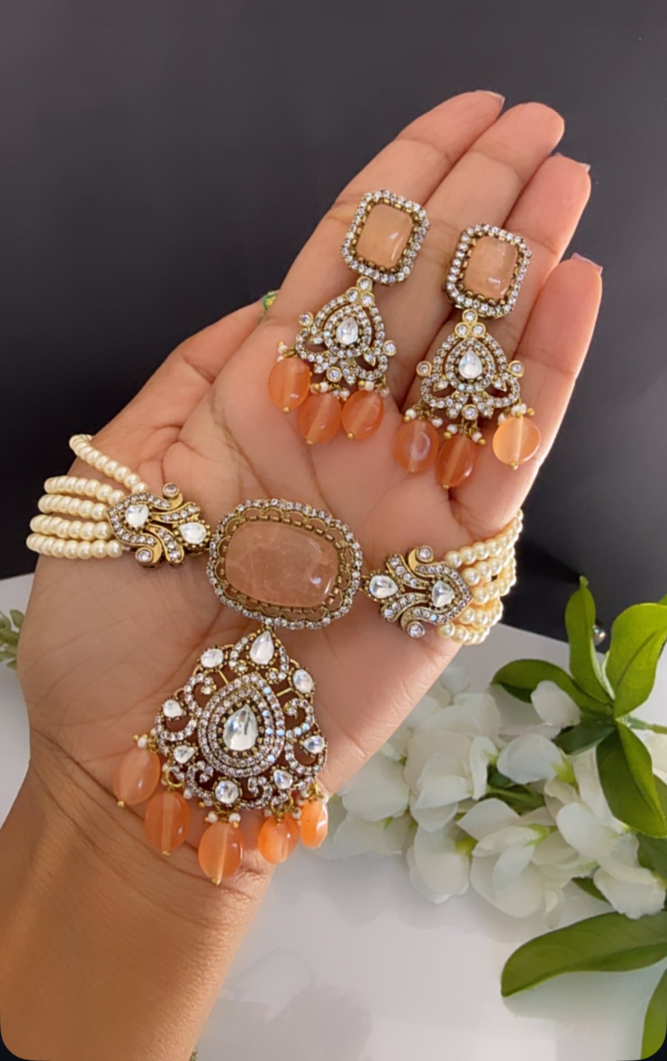 Premium choker set