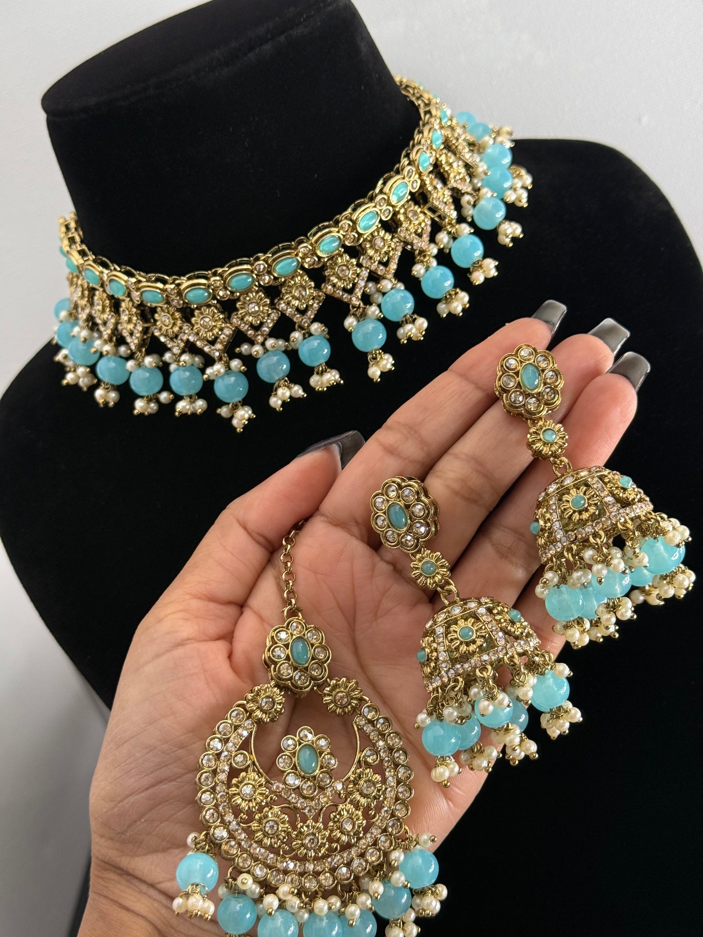 Choker set