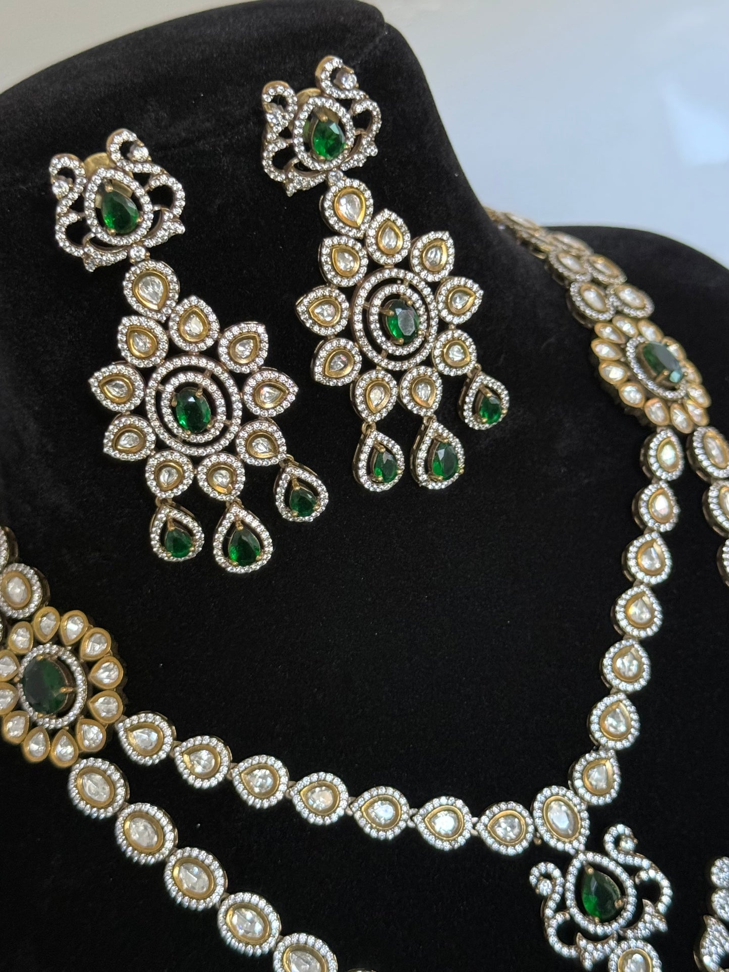 Premium necklace set