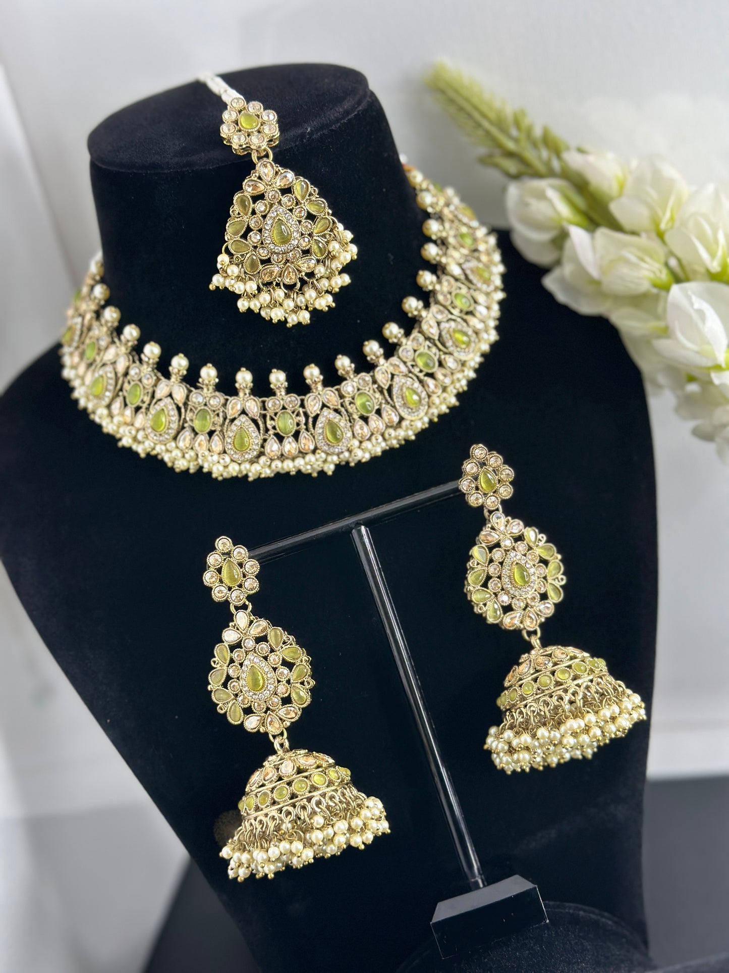 Shreya necklace set