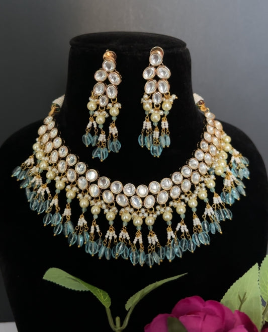 Light blue necklace set