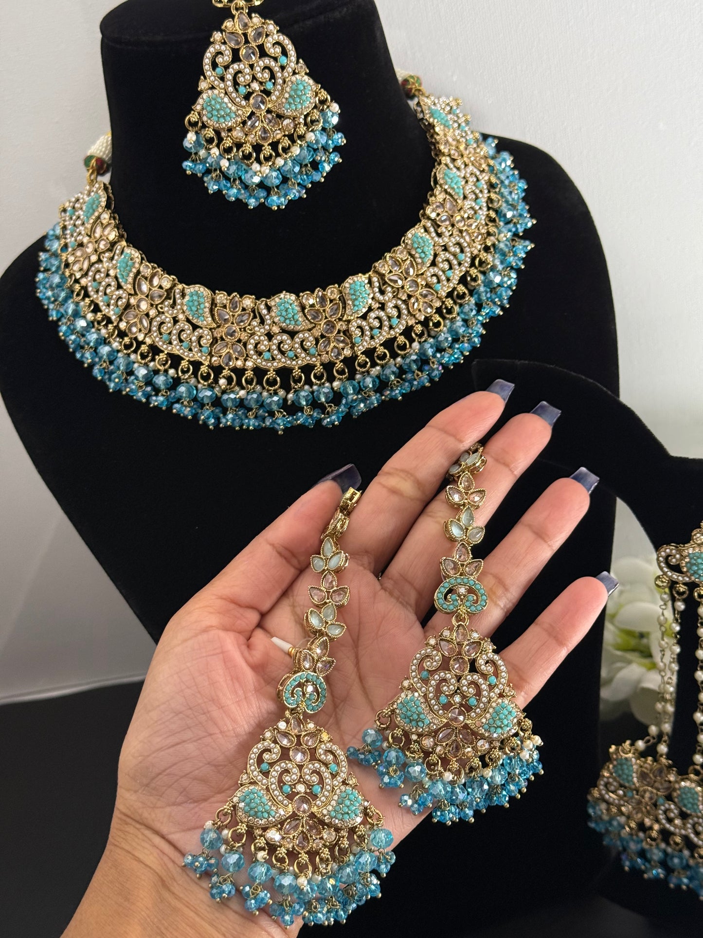 Saanvi necklace set