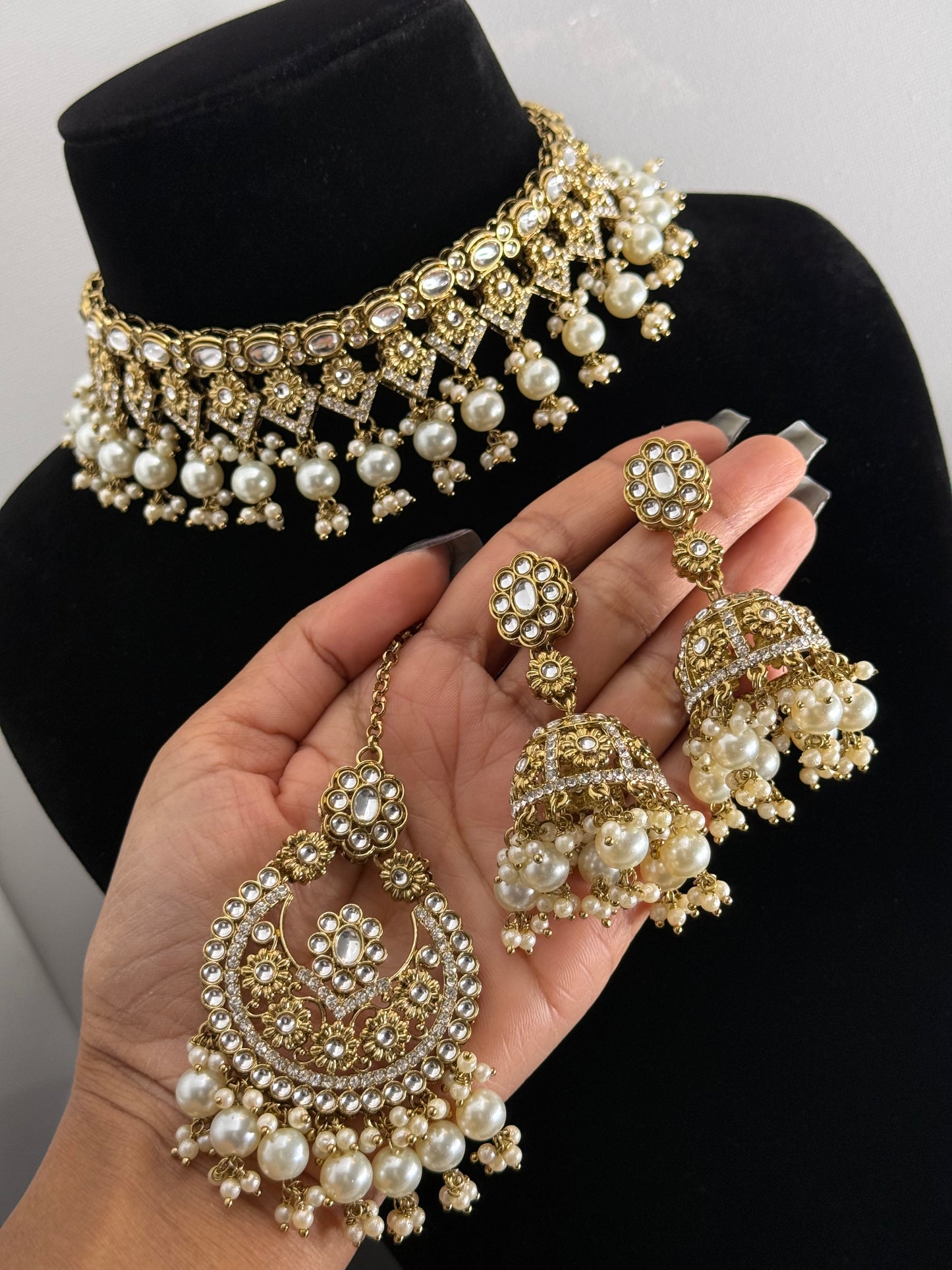 Choker set