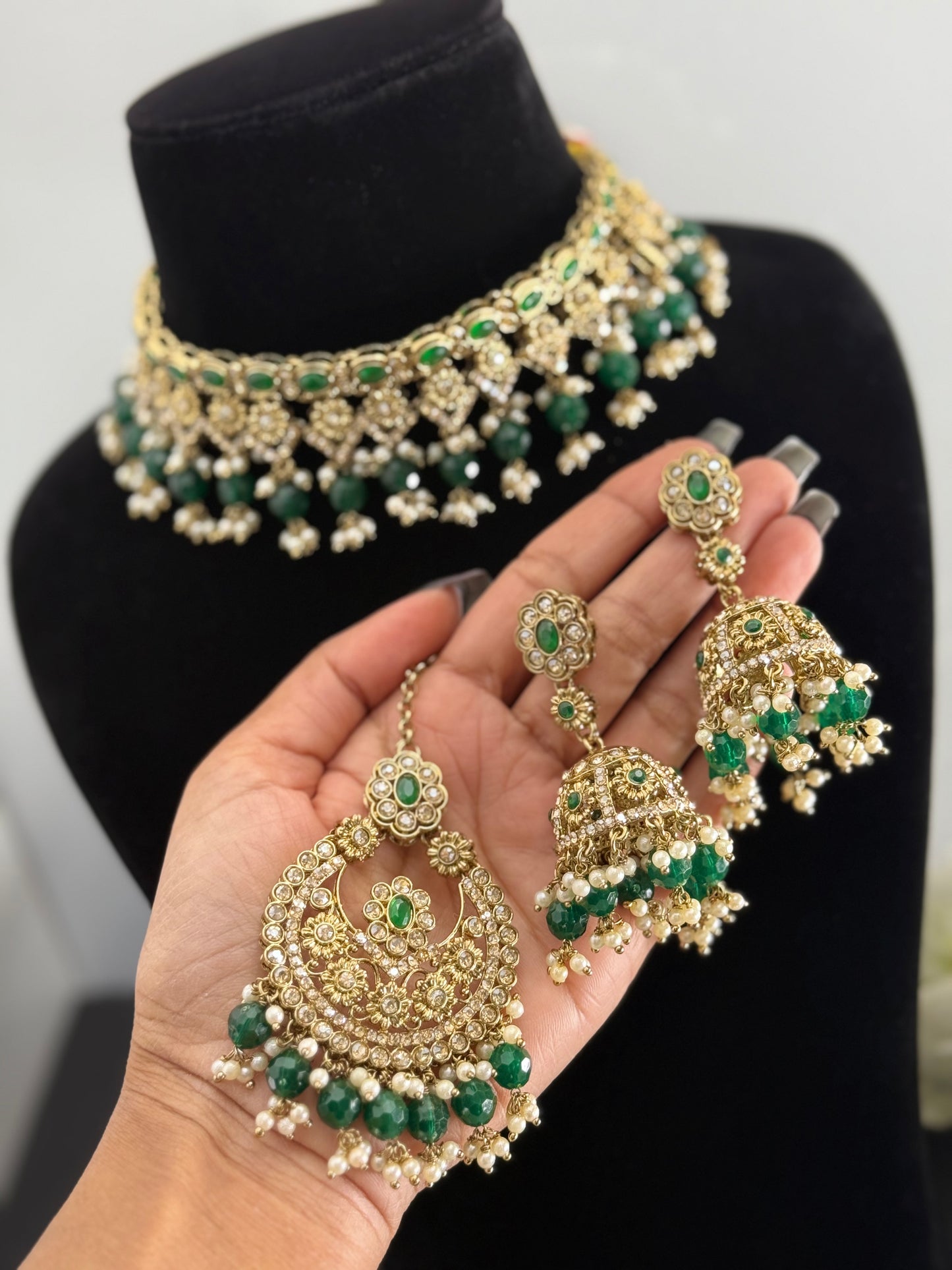 Choker set