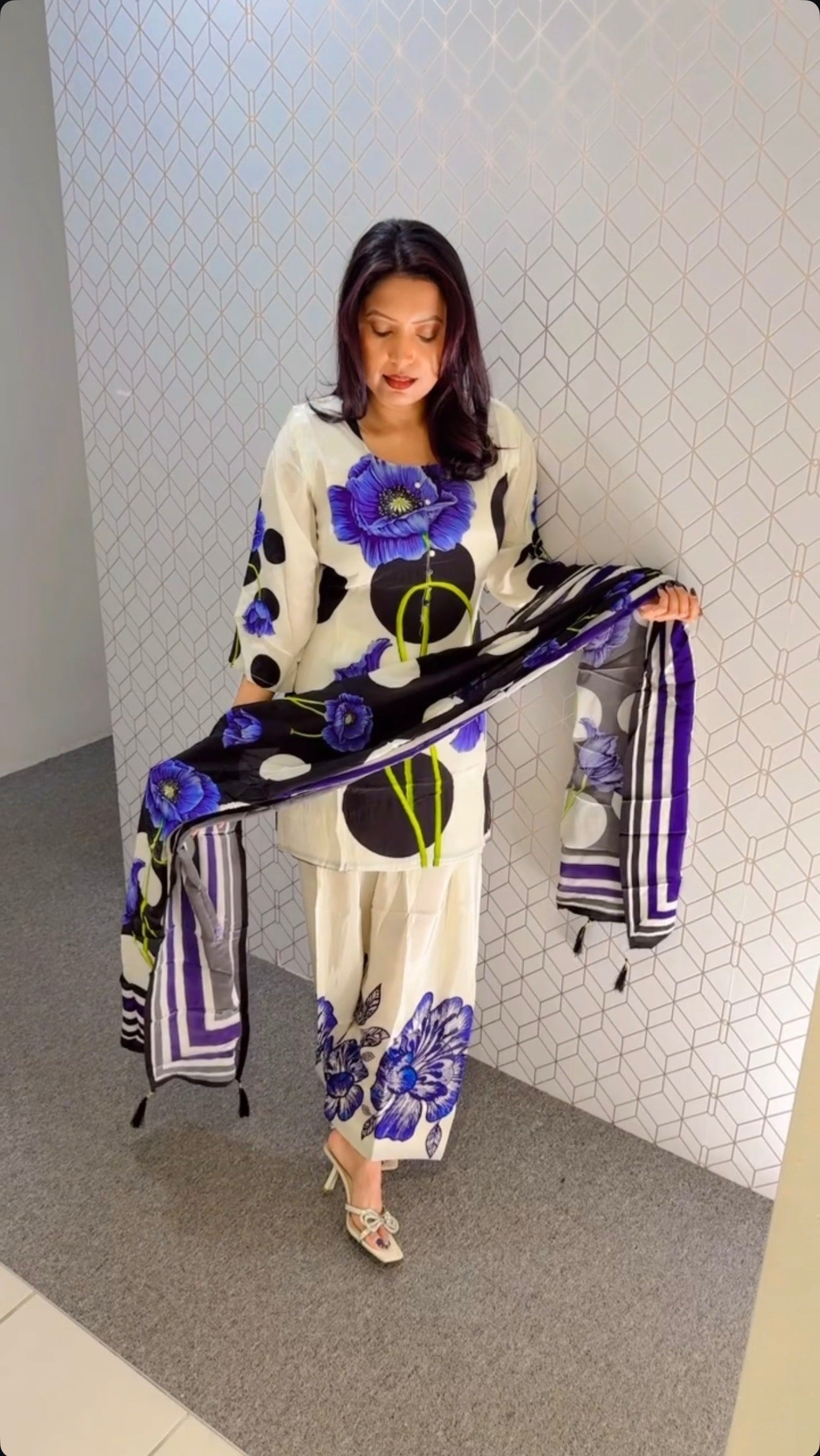 Party wear suit