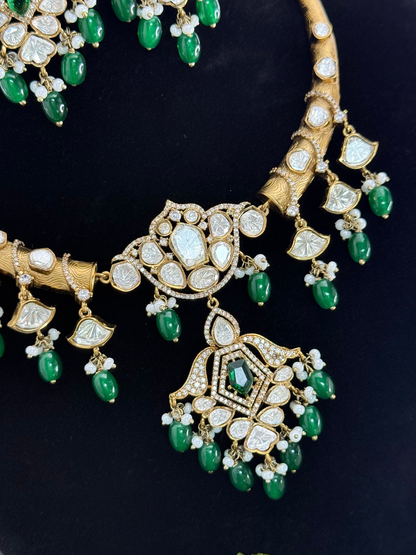 Premium necklace set