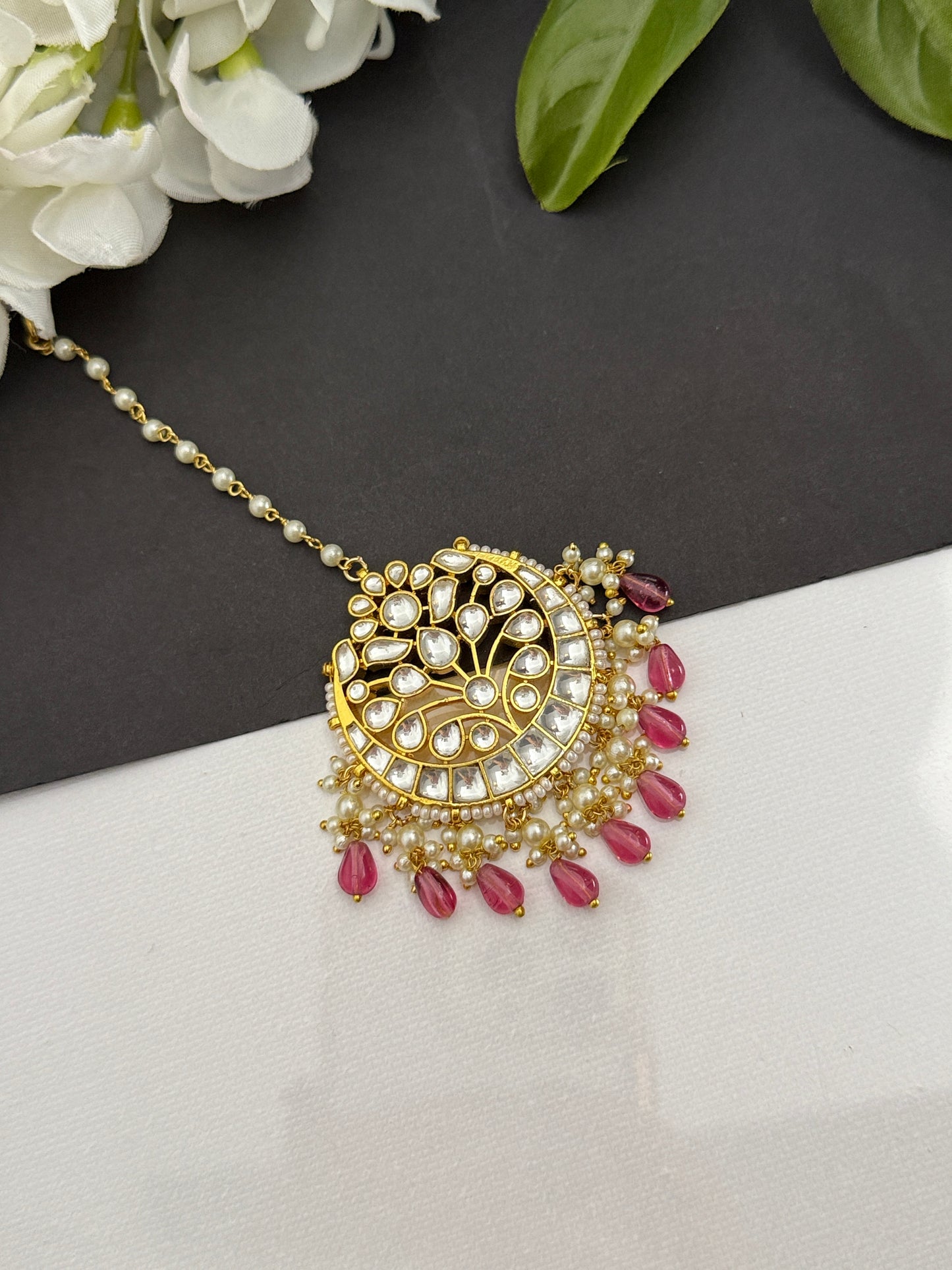 Tikka in Pachi kundan