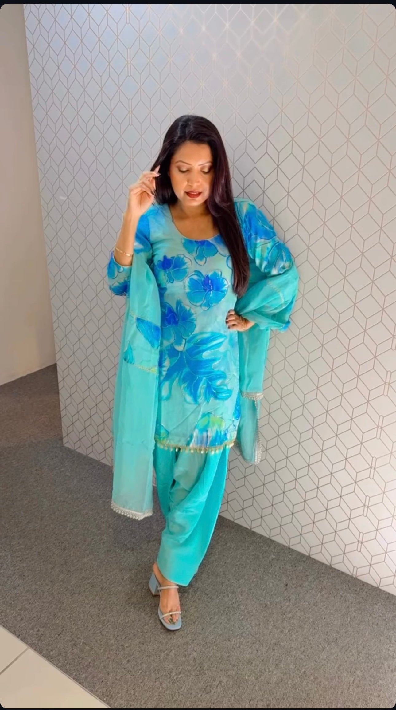 Party wear suit
