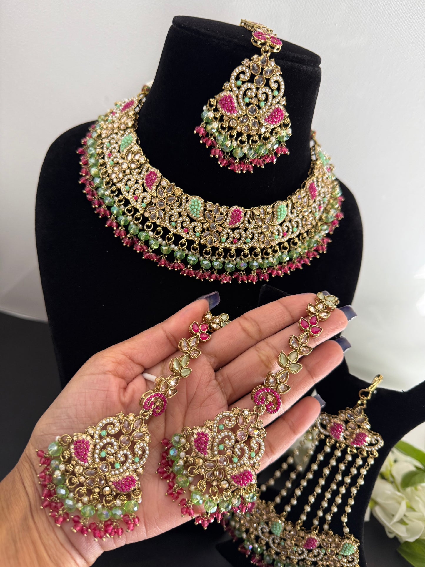 Saanvi necklace set