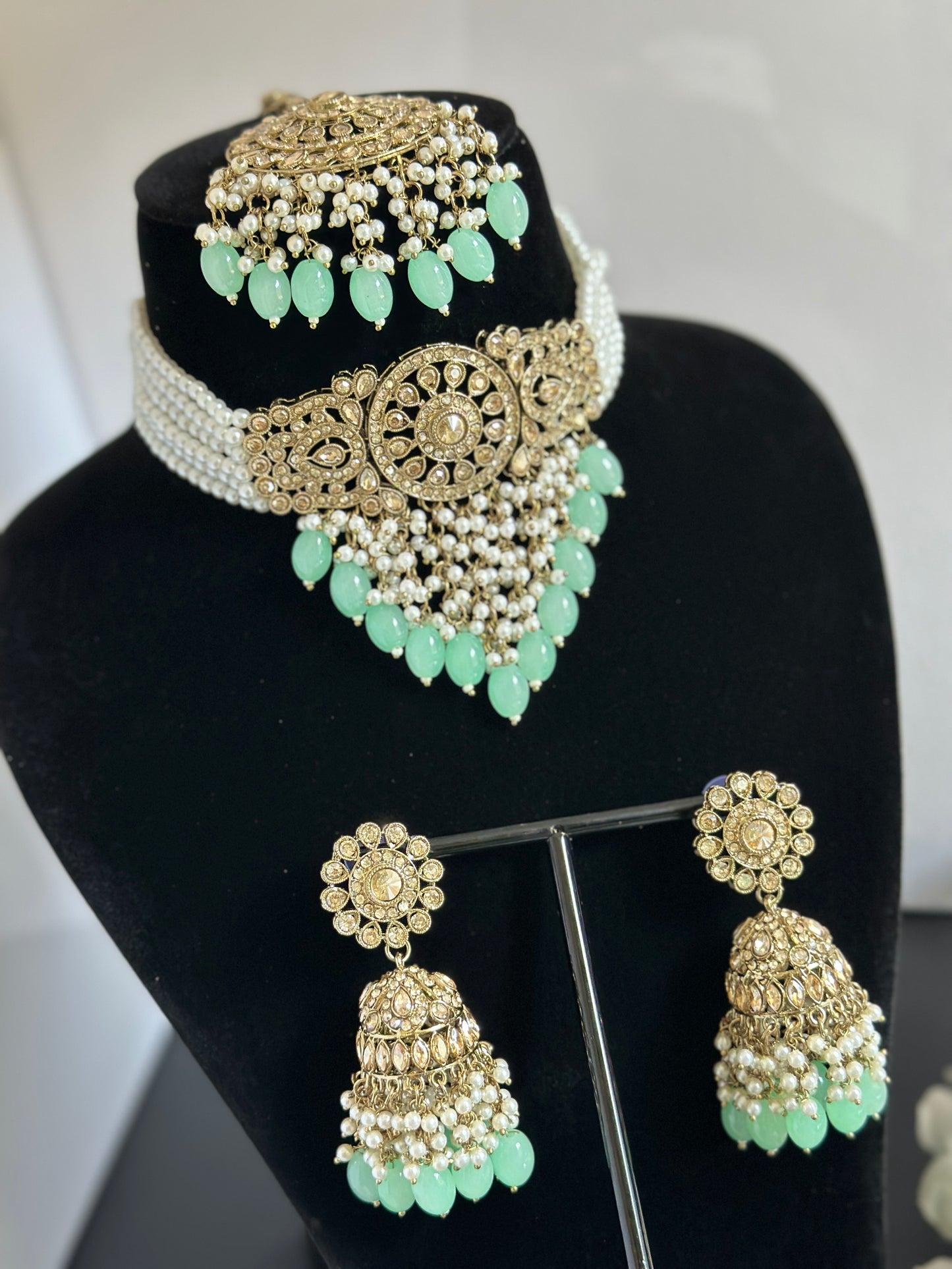 Choker set mint