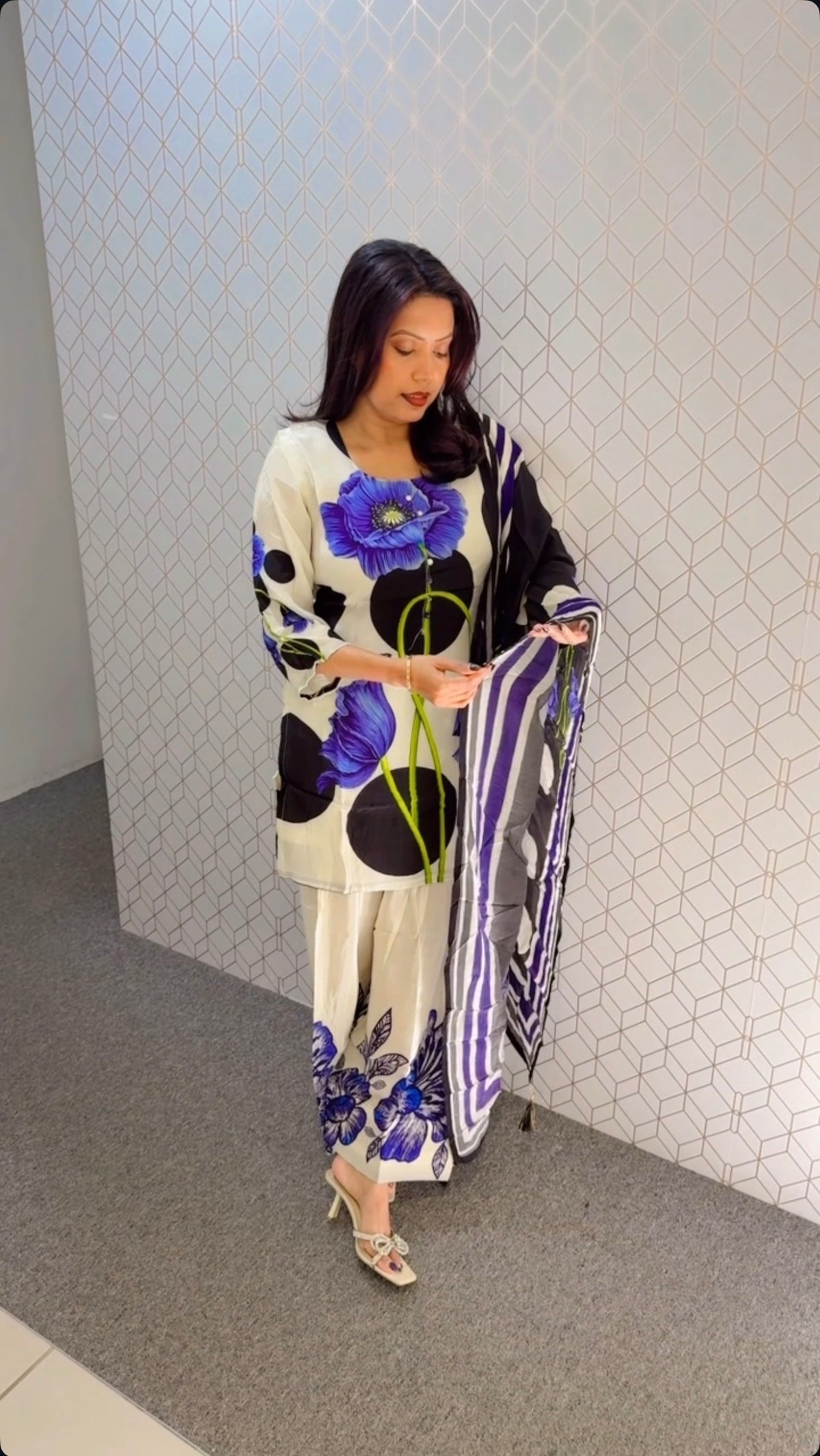 Party wear suit