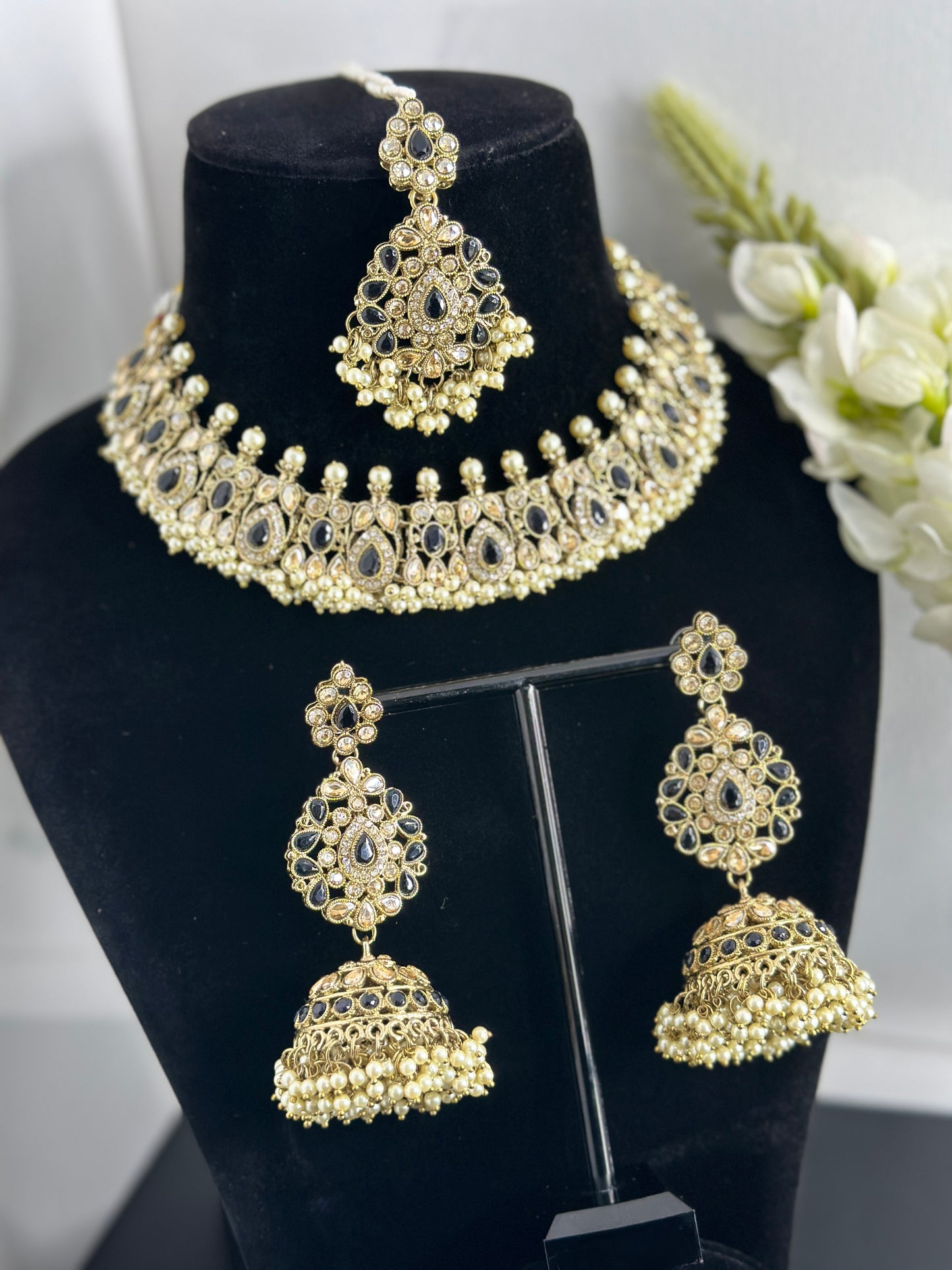 Shreya necklace set