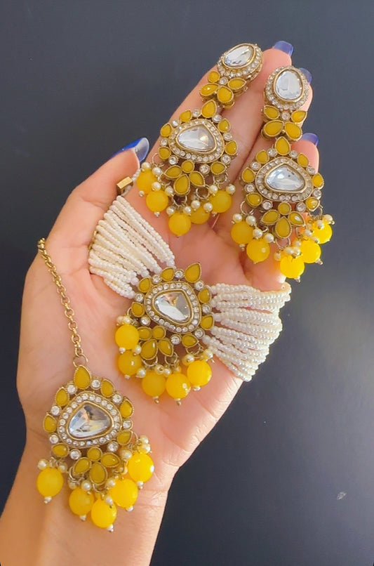 Kundan choker set yellow