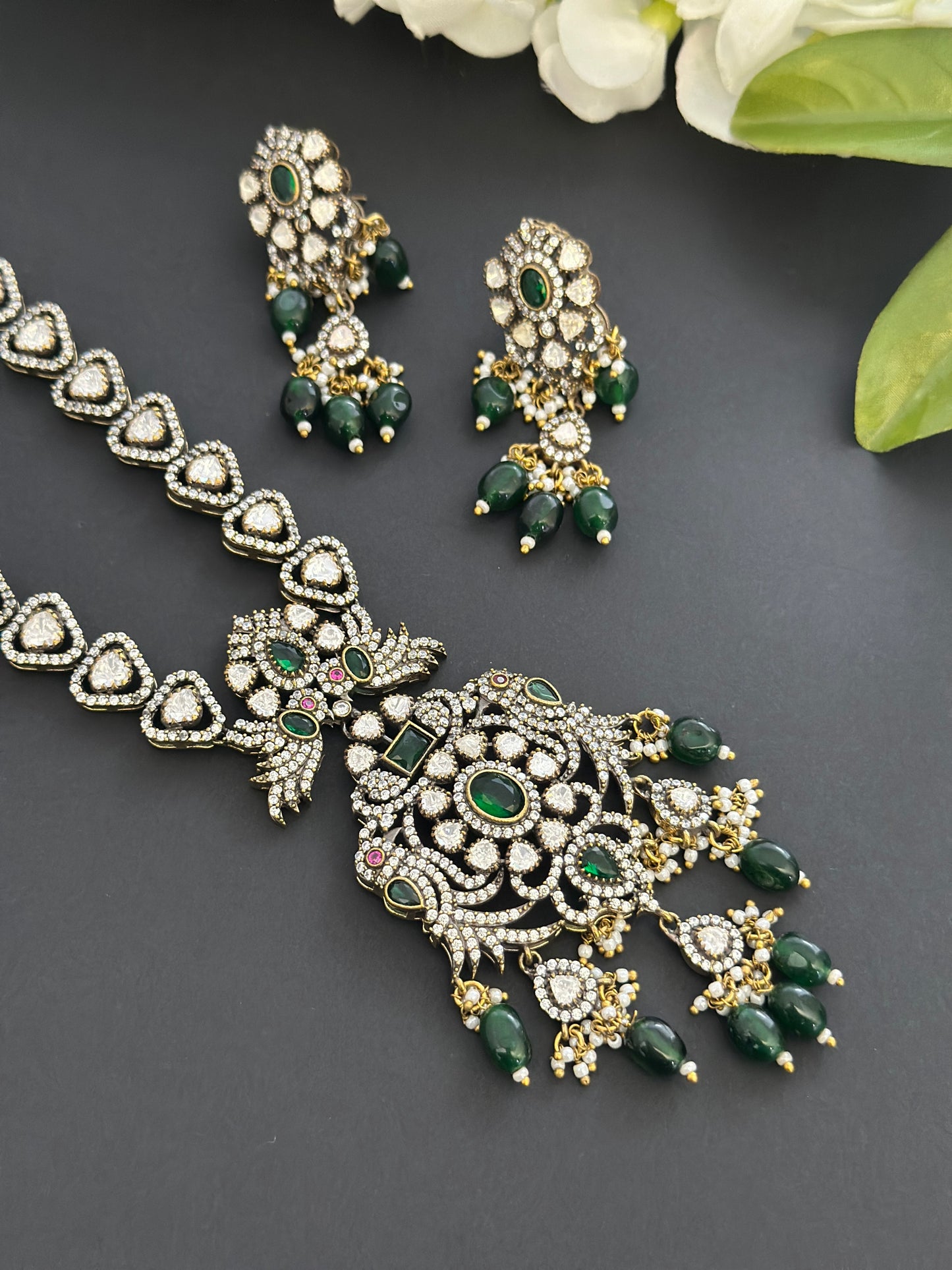 Premium necklace set