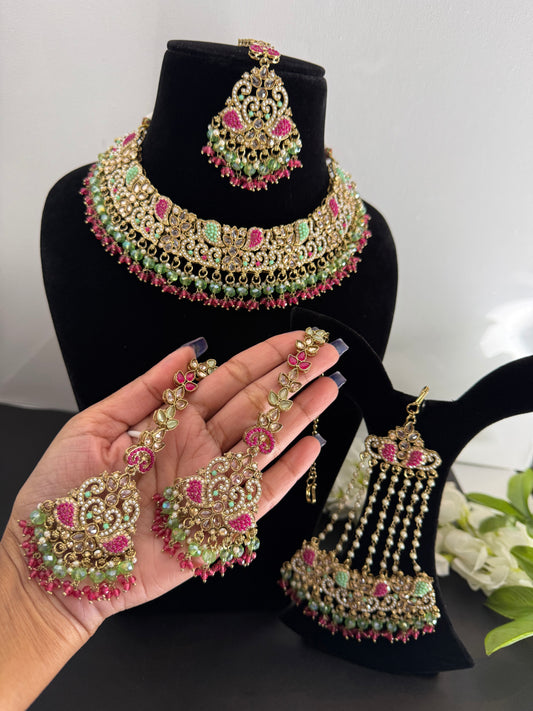 Saanvi necklace set