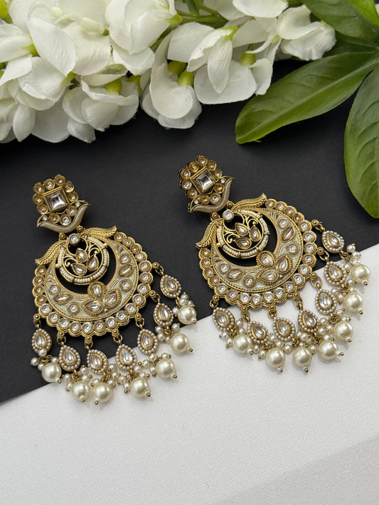 Kundan earrings off white