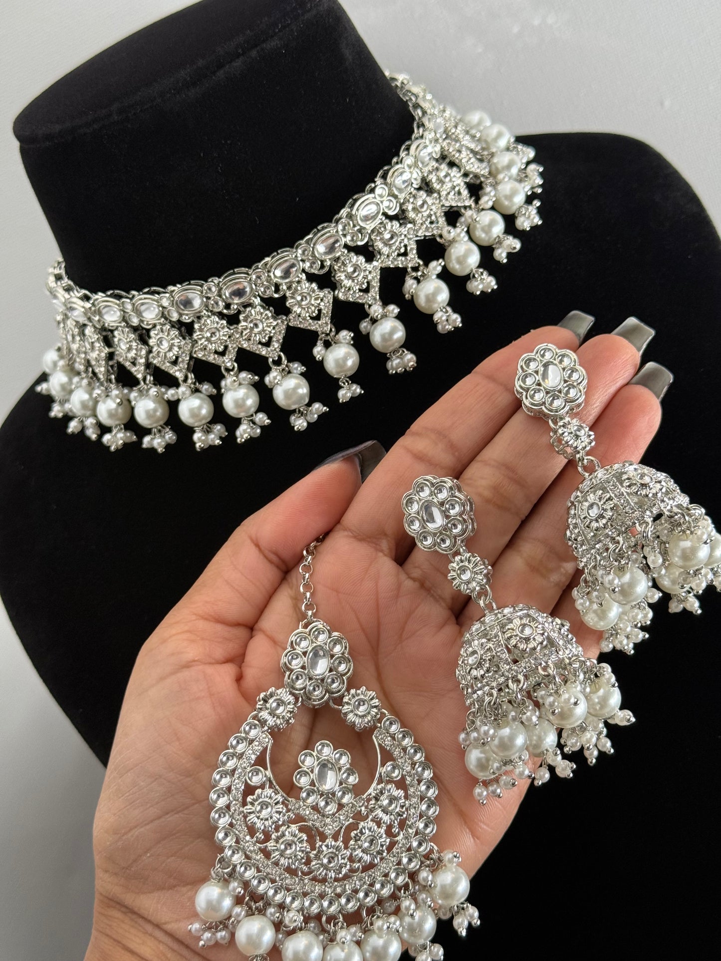 Choker set